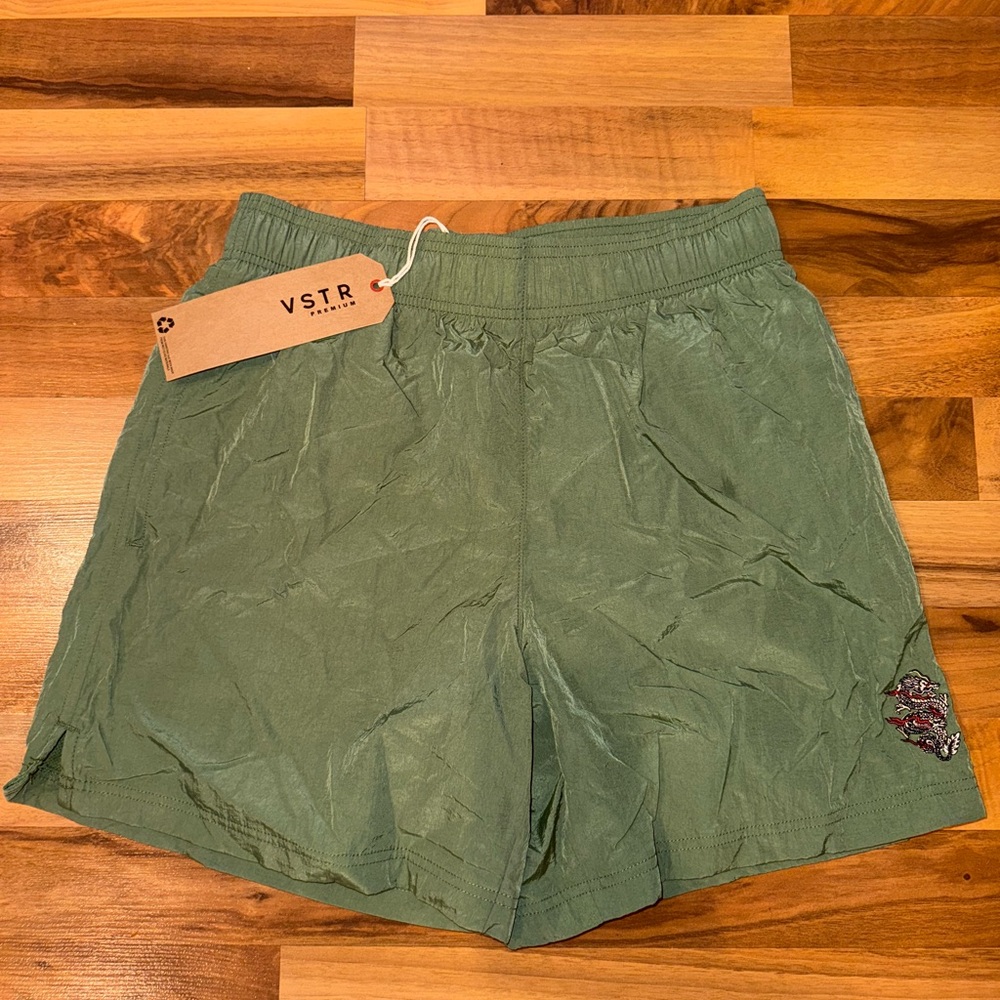 VSTR men’s olive green shorts size small NWT casual athletic Athleisure‎